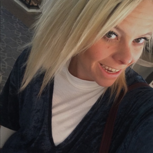 Meet your Posher, Megan - Picture 1 of 8